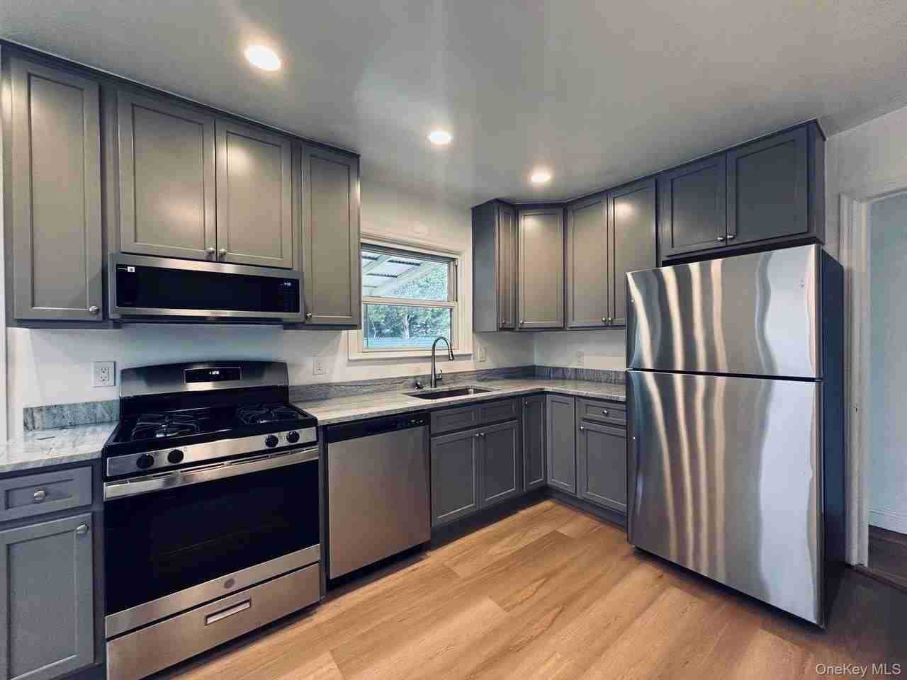 14 Chamberlain Ave Unit 1 - Photo 5 of 17