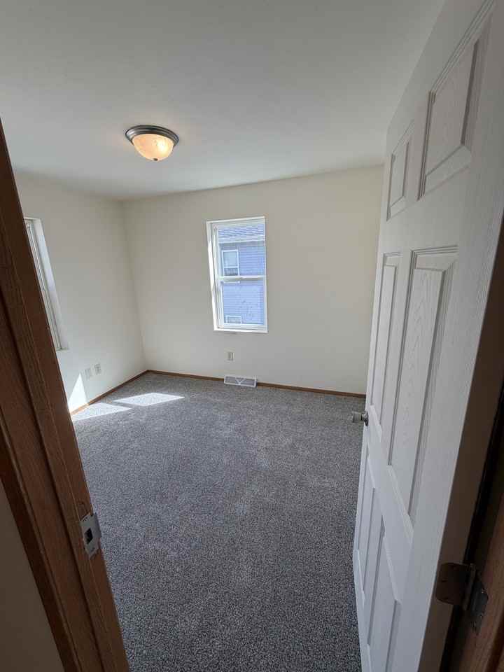 722 Crooks St #1 - Photo 4 of 6