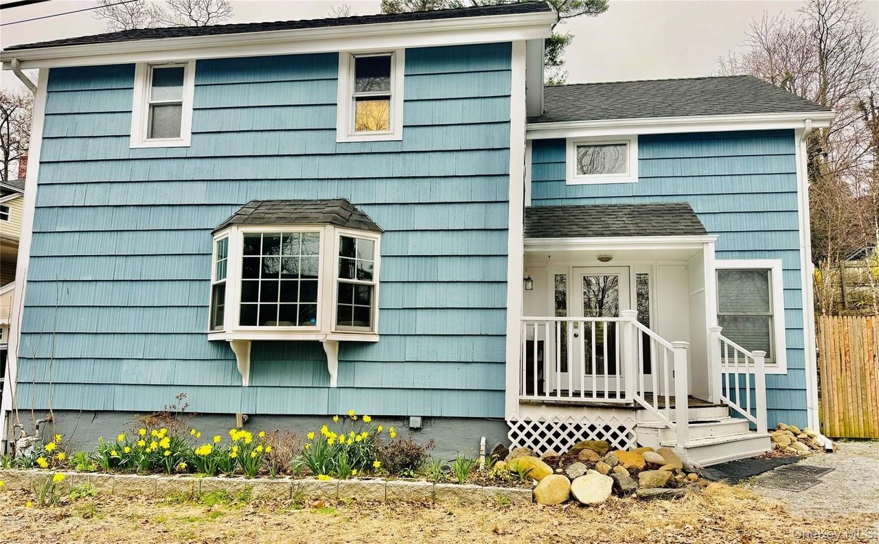 2 Ruth Ln - Photo 2 of 17