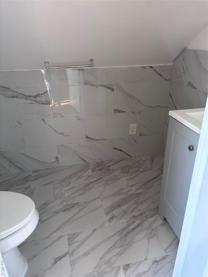 11522 222nd St - Photo 7 of 8