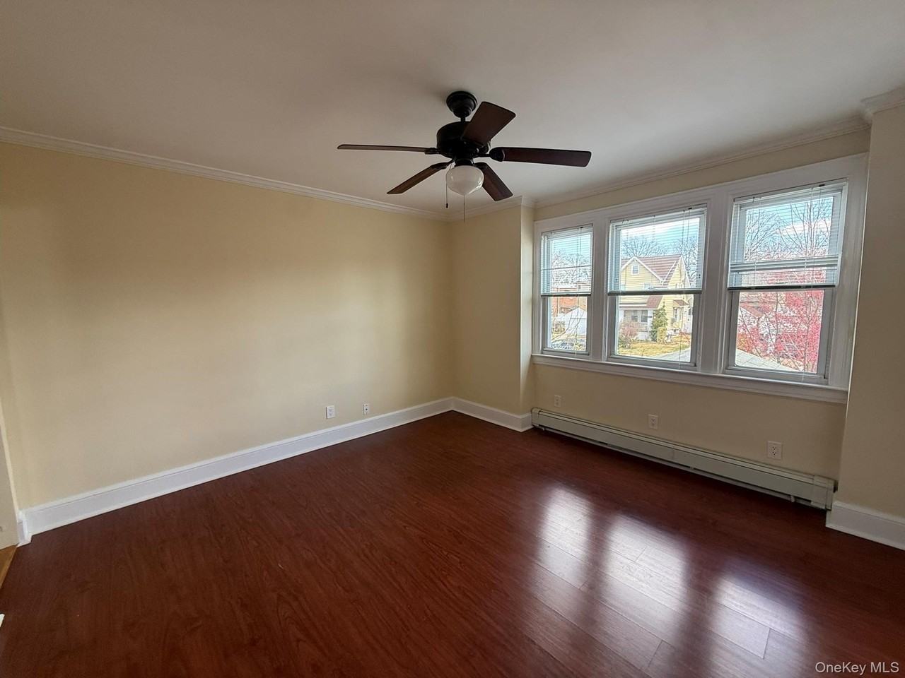 3016 154th St - Photo 4 of 15