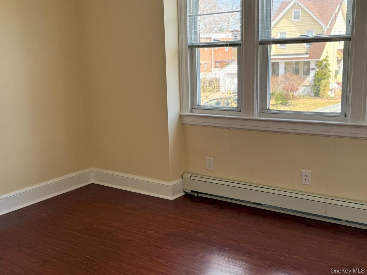 3016 154th St - Photo 5 of 15