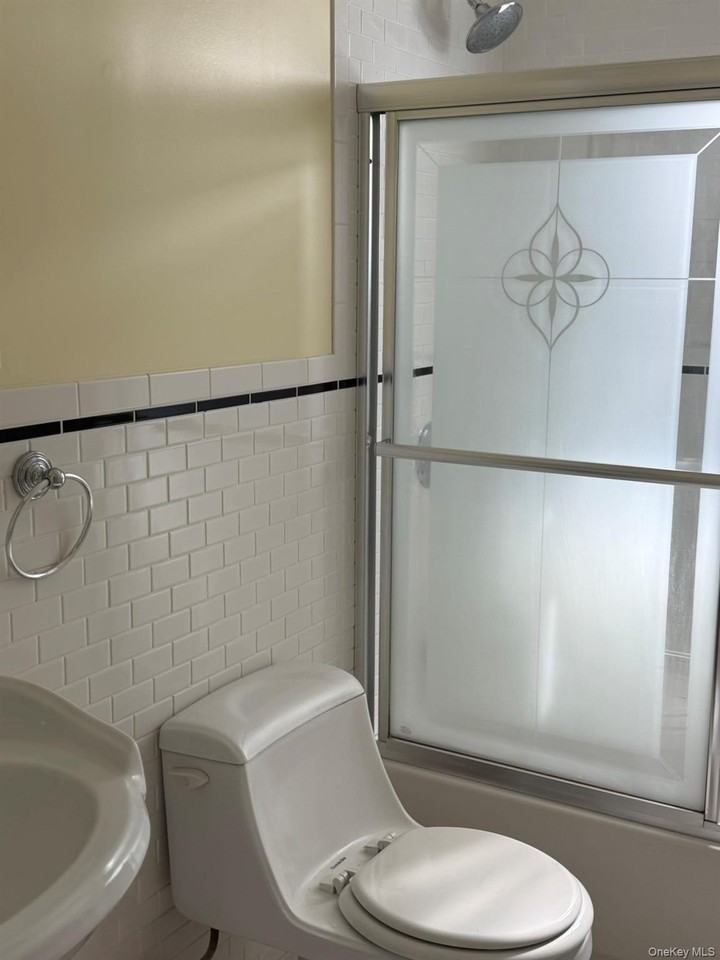 3016 154th St - Photo 7 of 15