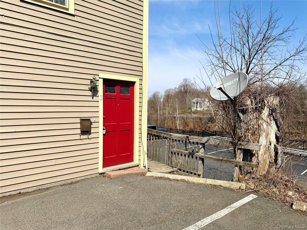 102 Ward St Apt 1 - Photo 3 of 25