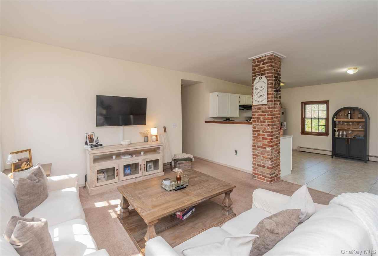 102 Ward St Apt 1 - Photo 5 of 25