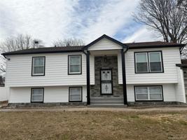 featured image of 32 Grant Ave