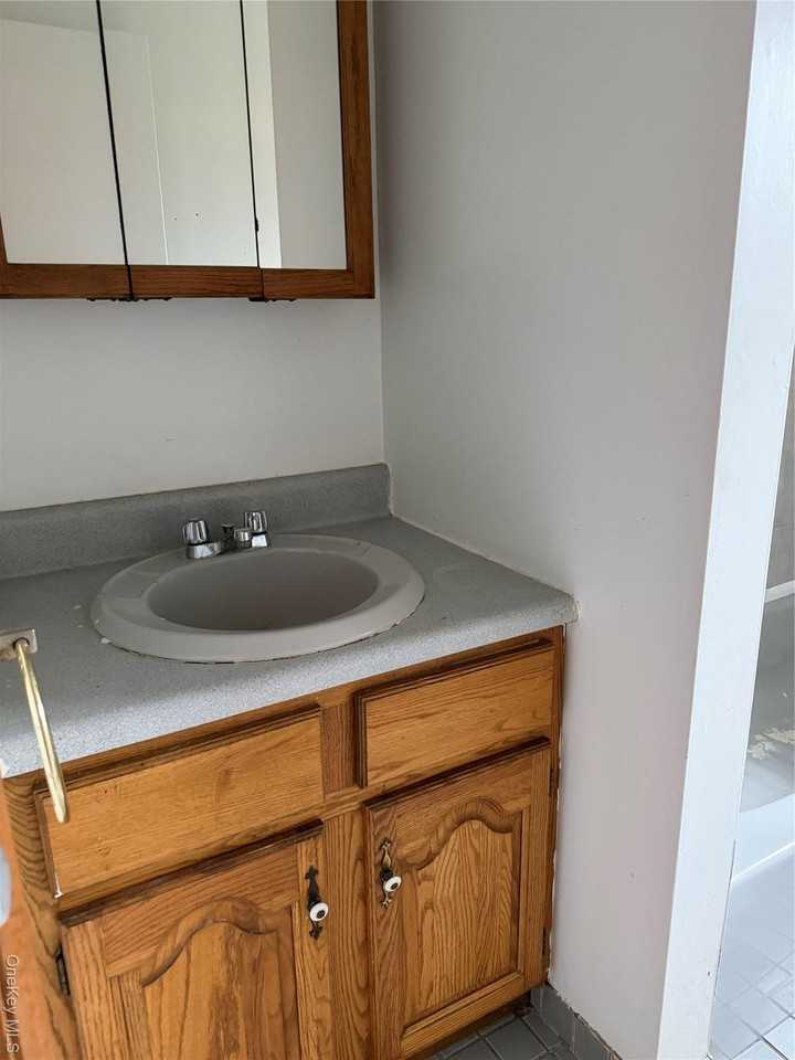 9 Willard Pl - Photo 7 of 15