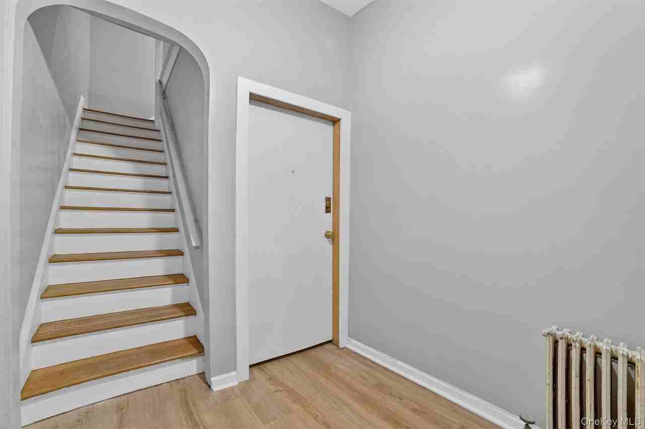 4 Amackassin Ter Apt 1 - Photo 3 of 6