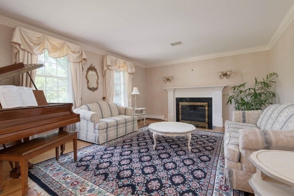 4 Elliston Rd - Photo 4 of 36