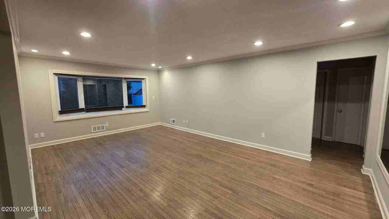 3204 Fairmont Ave - Photo 2 of 10