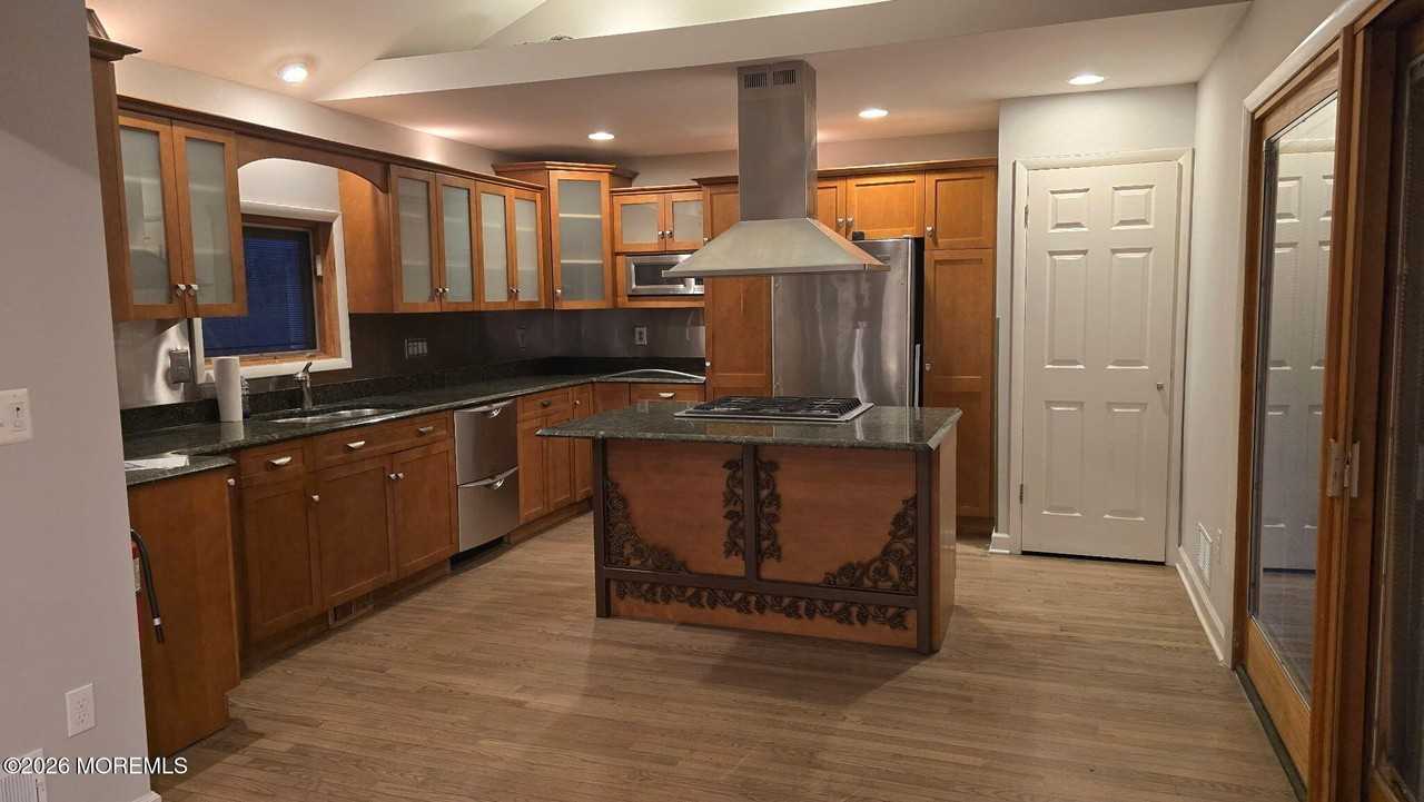 3204 Fairmont Ave - Photo 3 of 10