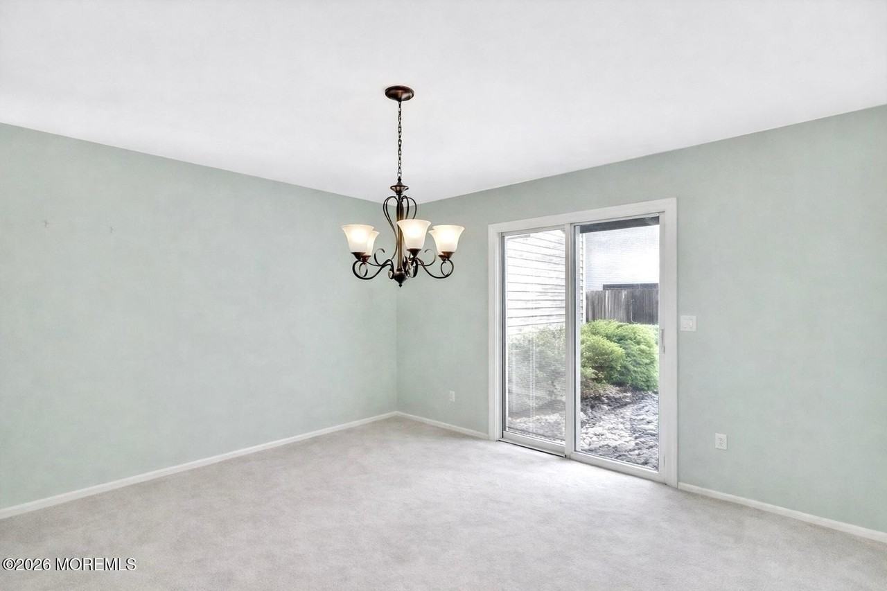 35 Breakwater Sq - Photo 6 of 20