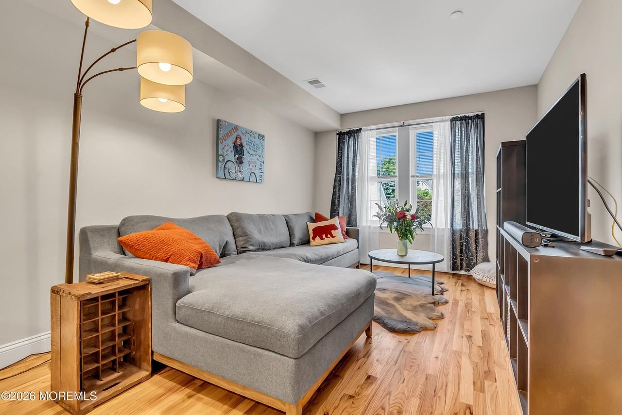 48 1st Ave Unit 302 - Photo 2 of 9