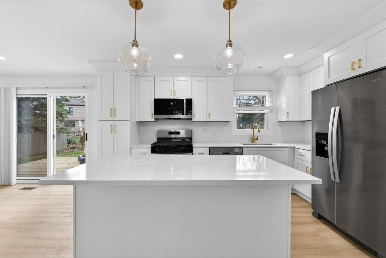 2301 Providence Ct - Photo 5 of 31