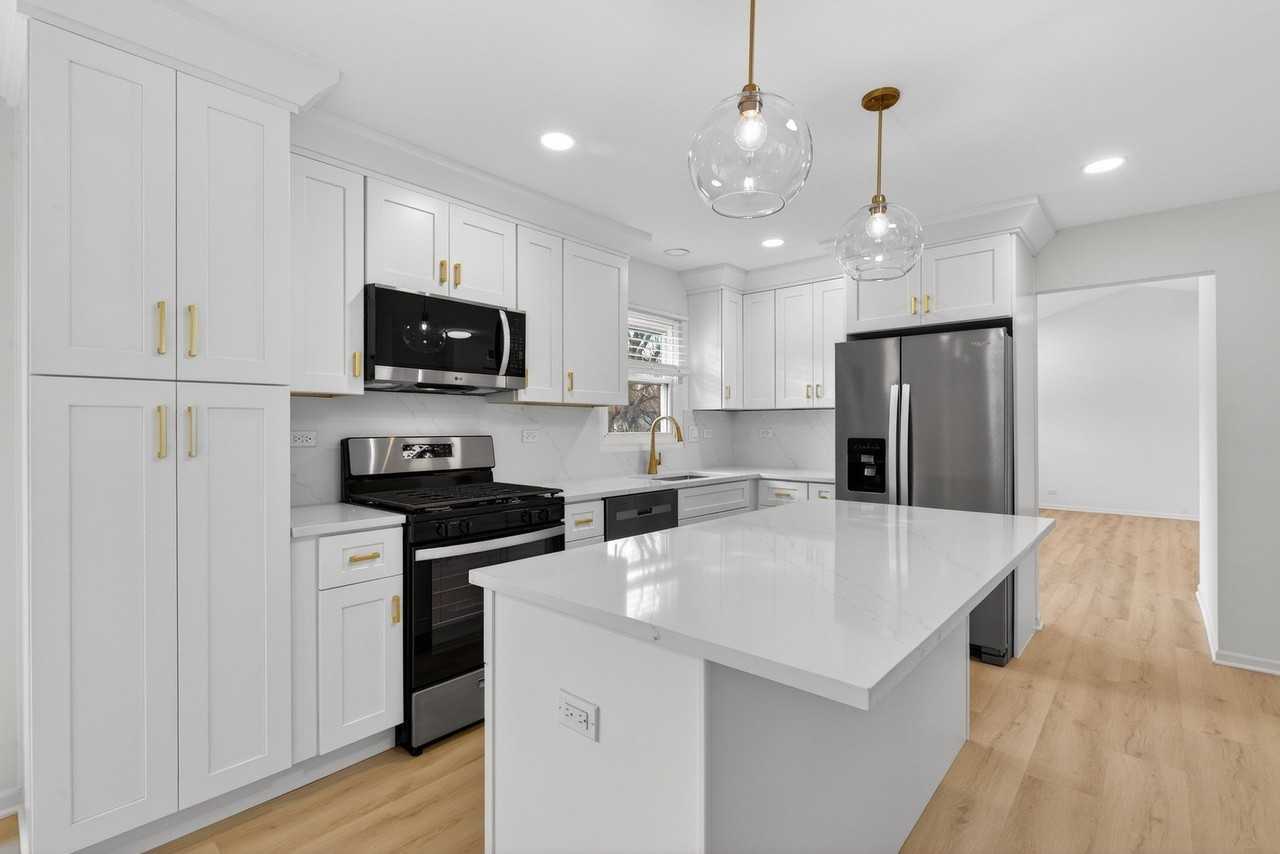 2301 Providence Ct - Photo 6 of 31