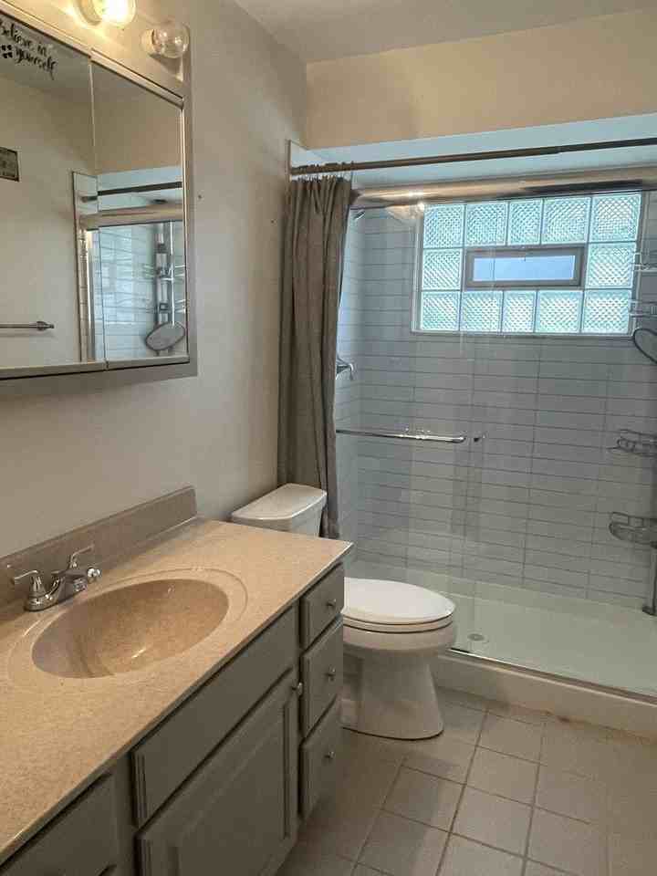 594 W Comstock Ave - Photo 5 of 11