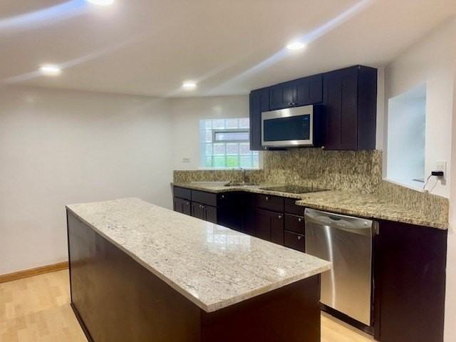 5618 N Artesian Ave Unit G - Photo 5 of 22