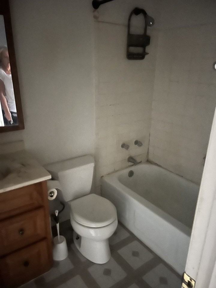 1085 Cove Dr - Photo 6 of 20