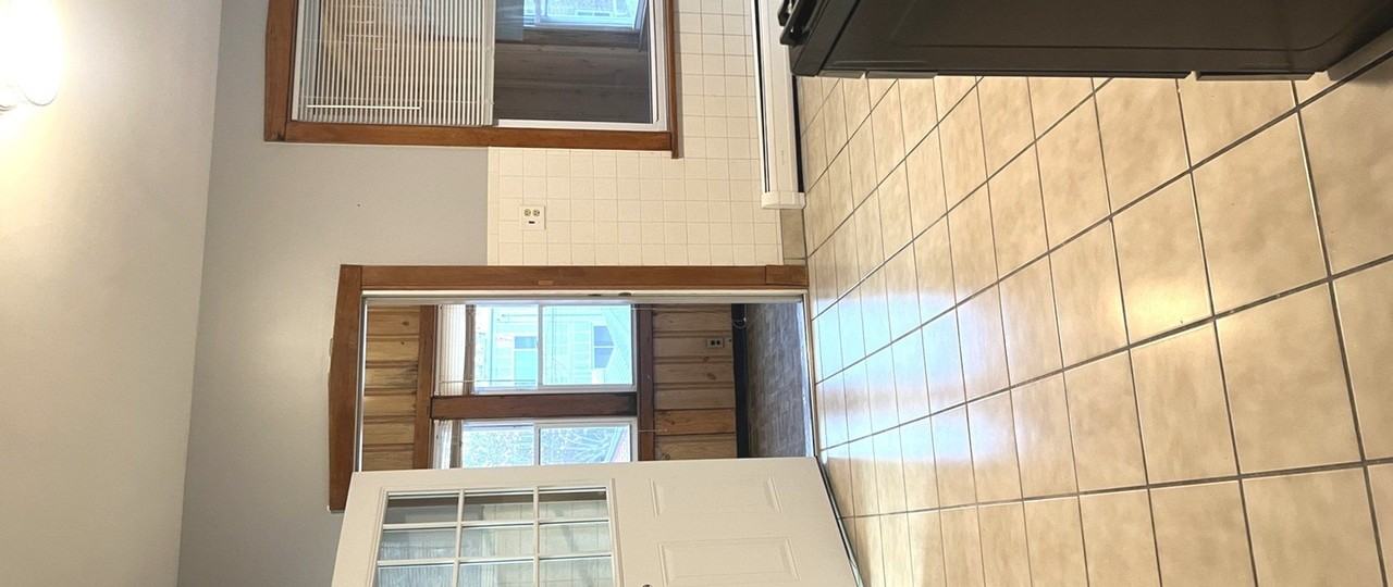 5110 W Hutchinson St Unit 2 - Photo 4 of 13