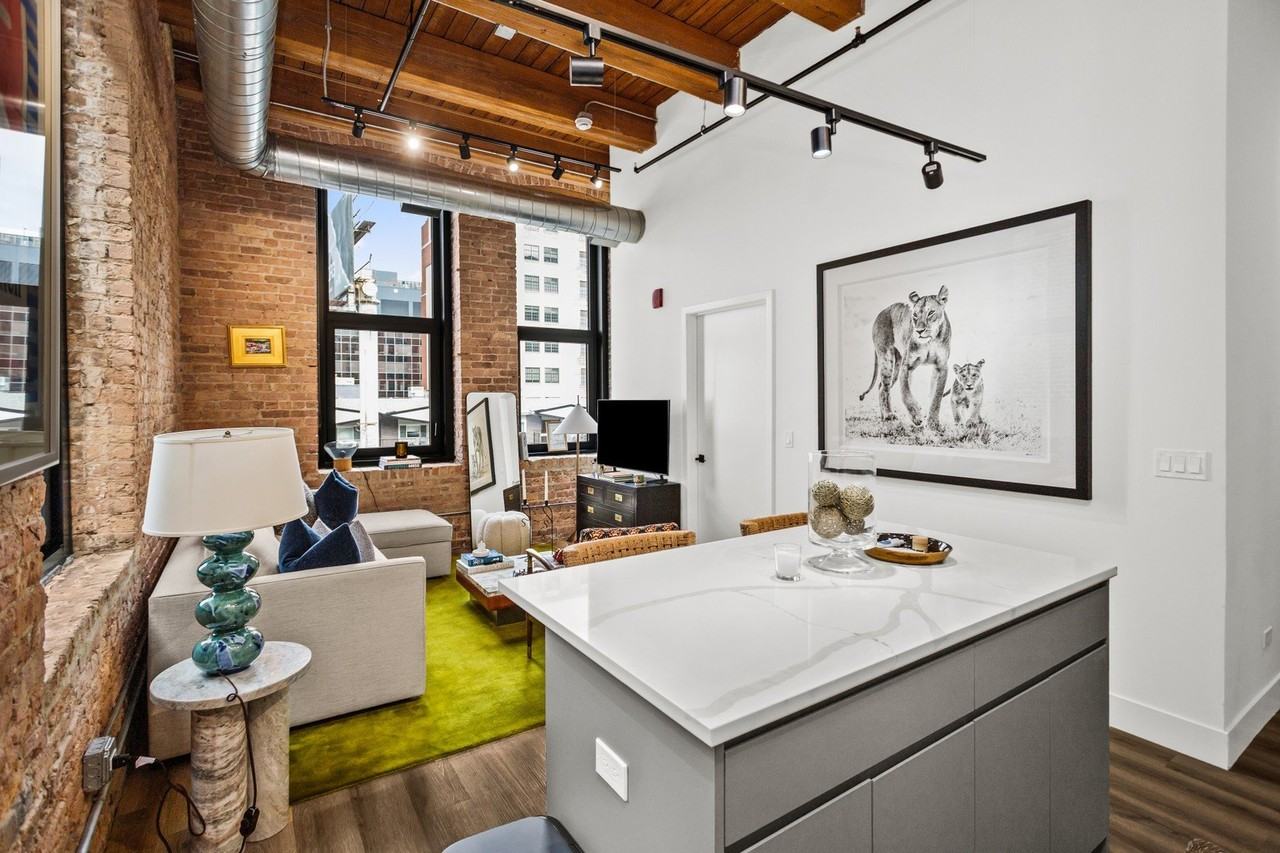 153 W Ohio St Apt 401 - Photo 4 of 15