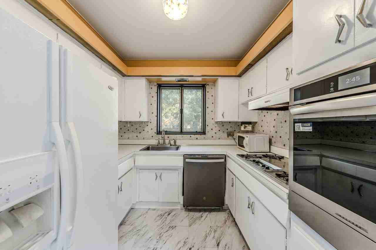 2531 W Howard St Apt A - Photo 6 of 23