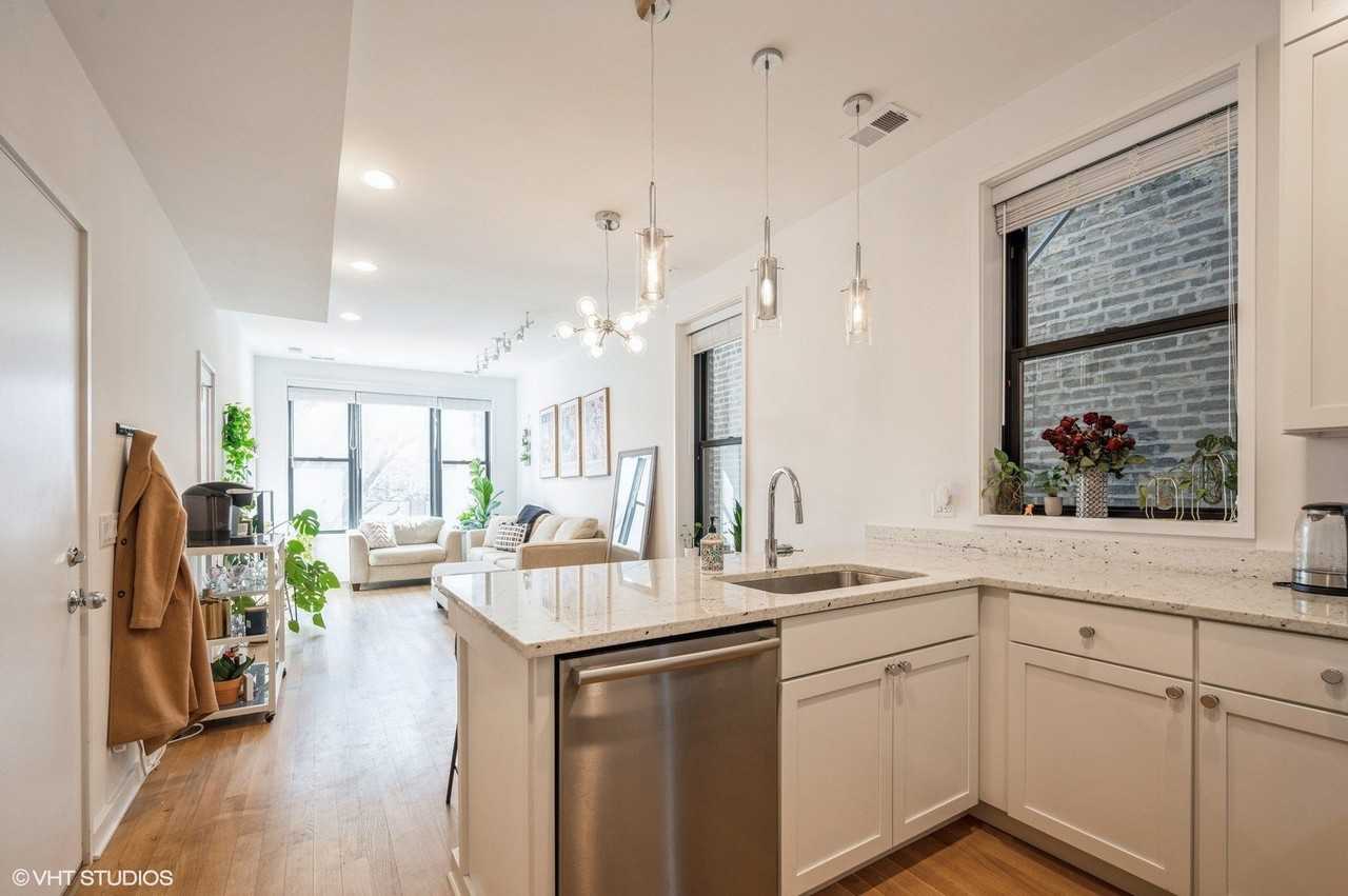 1022 N Ashland Ave Unit 2 - Photo 6 of 20