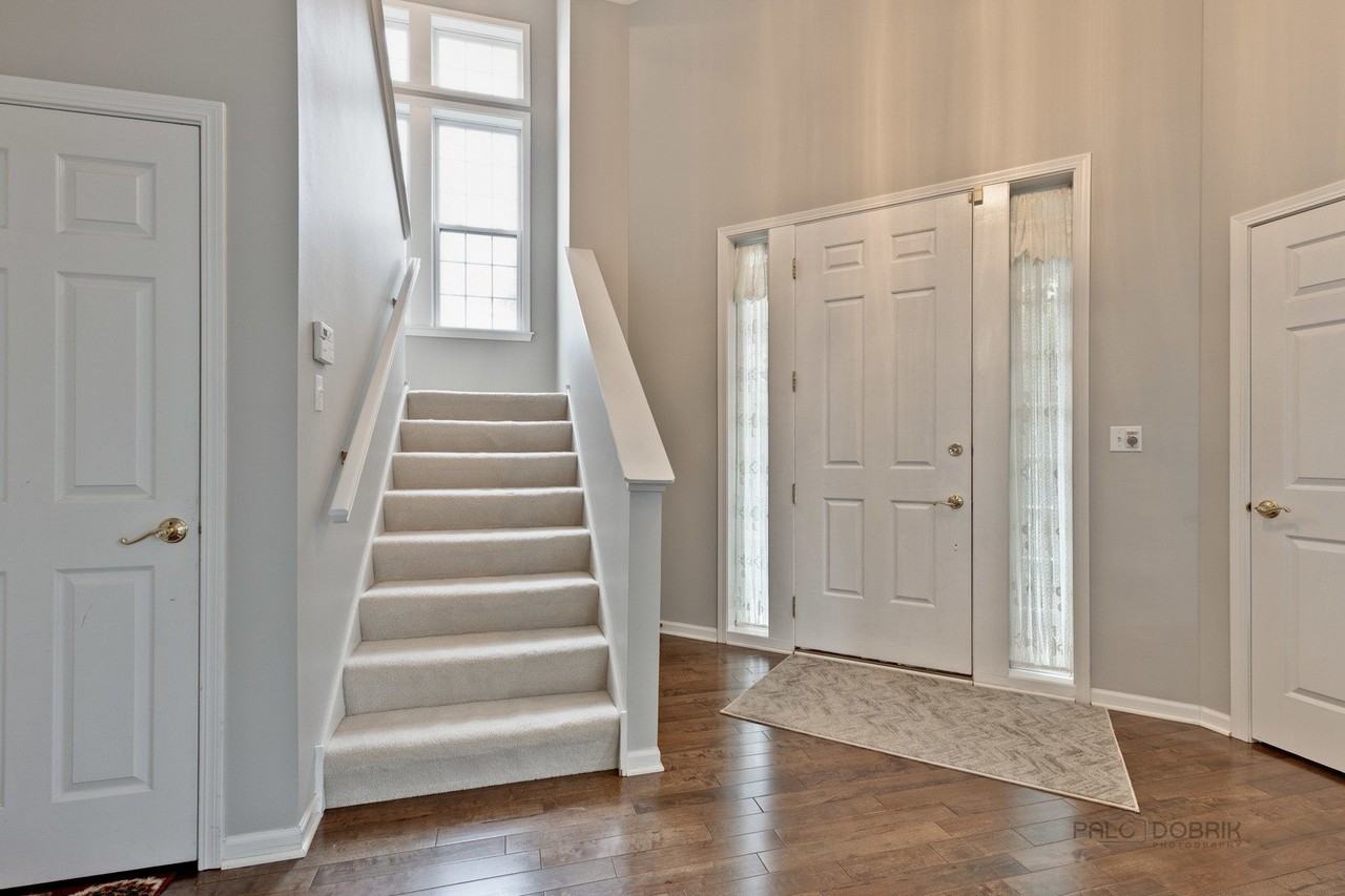 2213 Apple Hill Ln - Photo 3 of 20