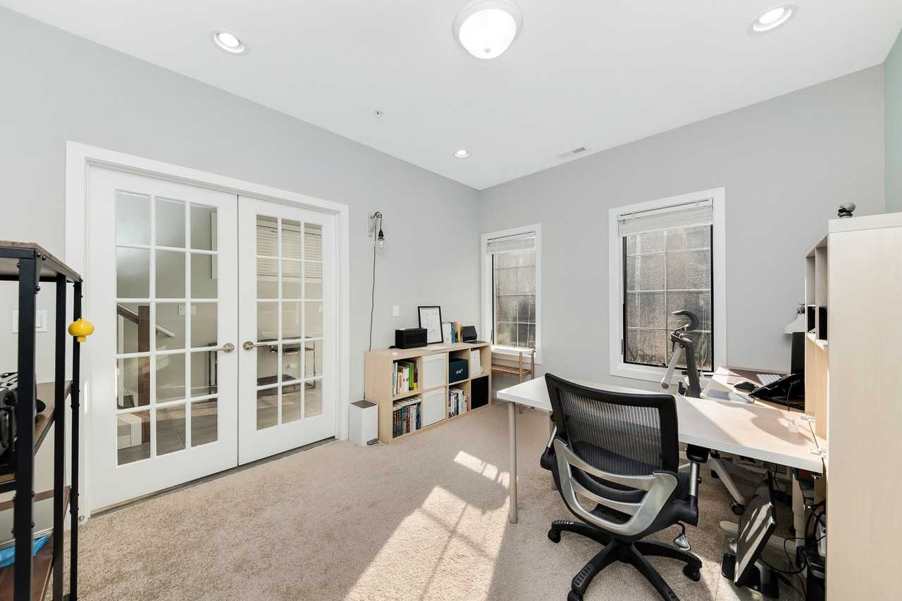 1025 Walnut Way - Photo 3 of 24