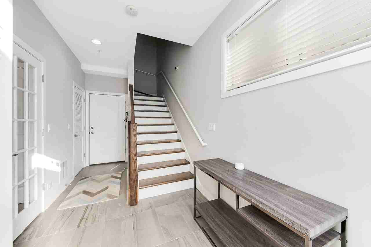 1025 Walnut Way - Photo 5 of 24