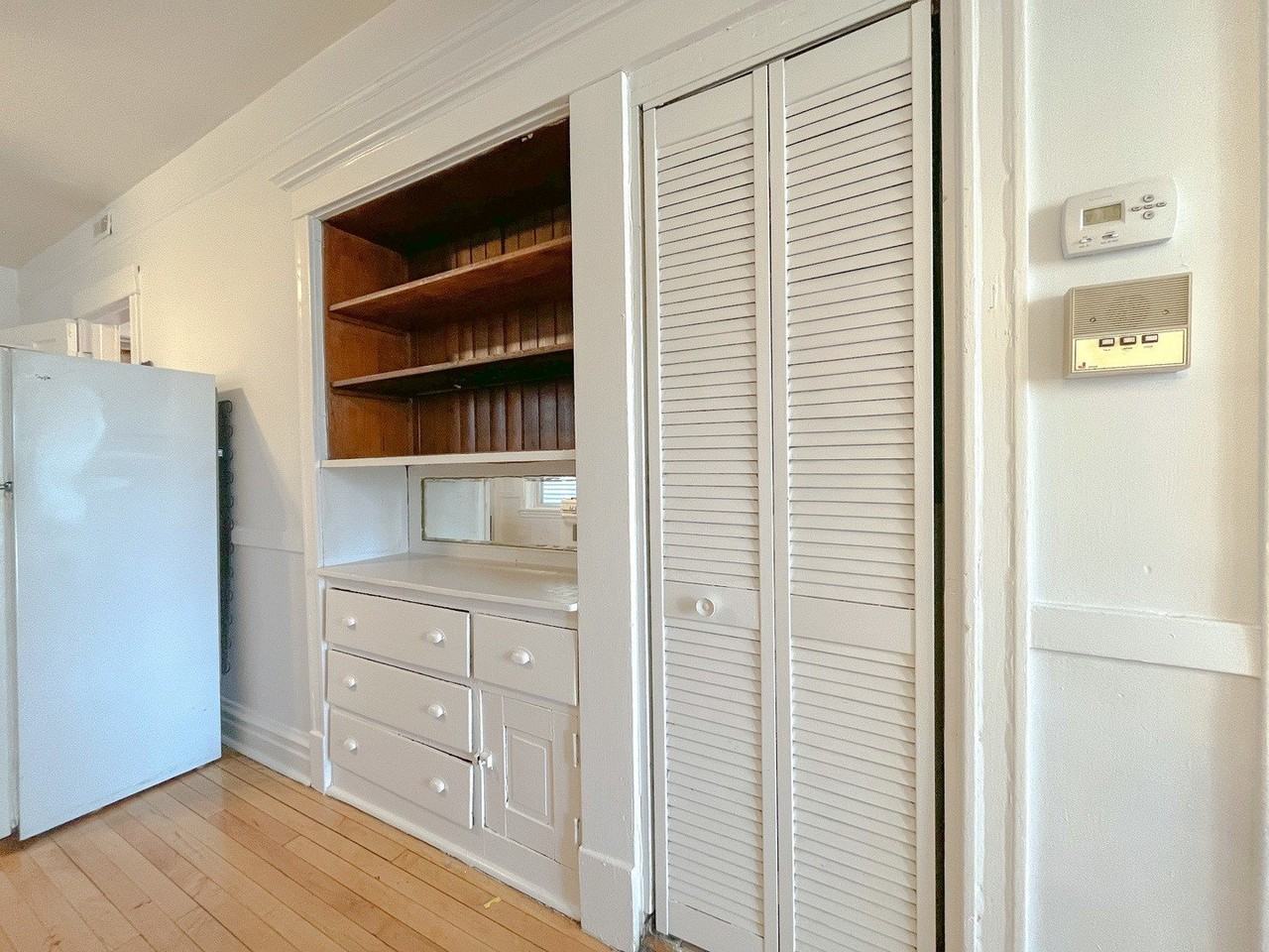 2442 N Ashland Ave Apt 2 - Photo 5 of 14