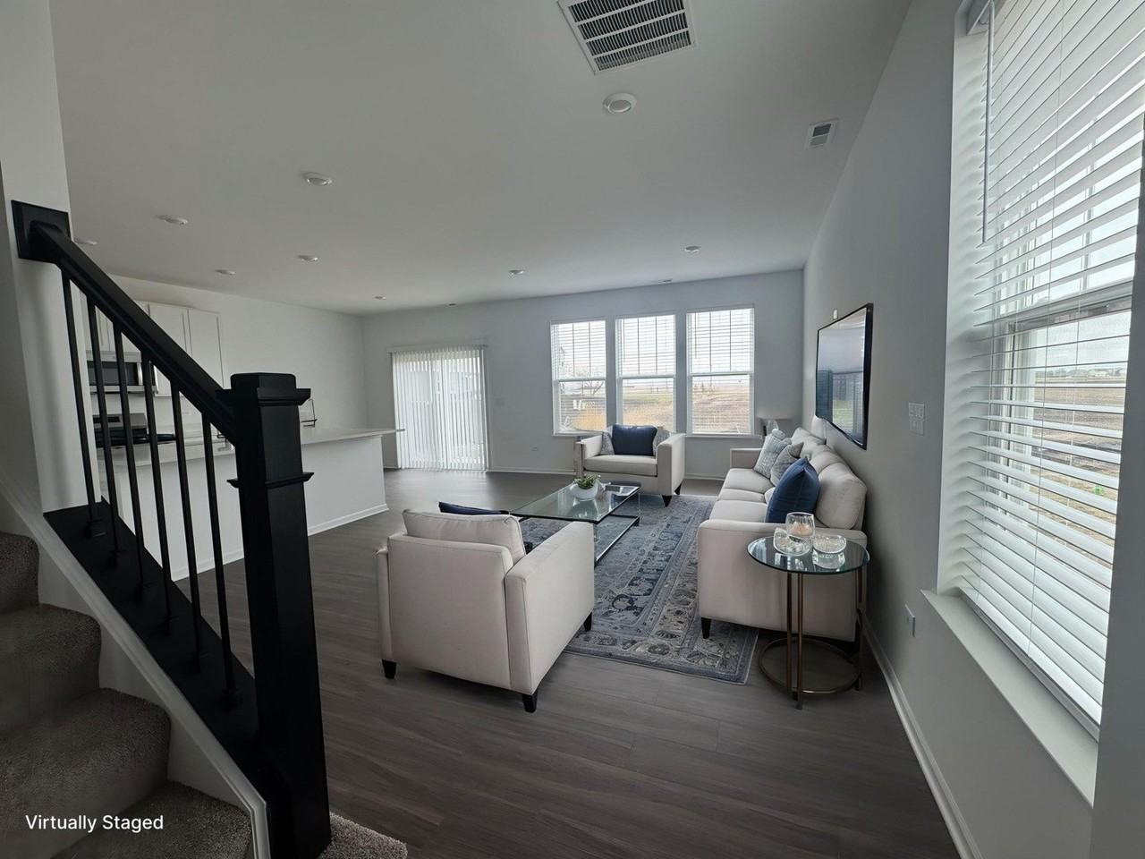 25732 W Wakefield Dr Unit 25732 - Photo 2 of 23