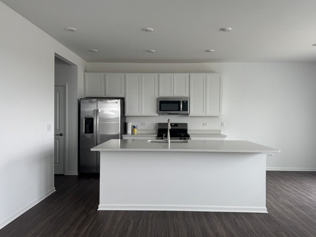 25732 W Wakefield Dr Unit 25732 - Photo 4 of 23