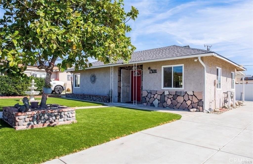 6781 Jacaranda Ave - Photo 2 of 33