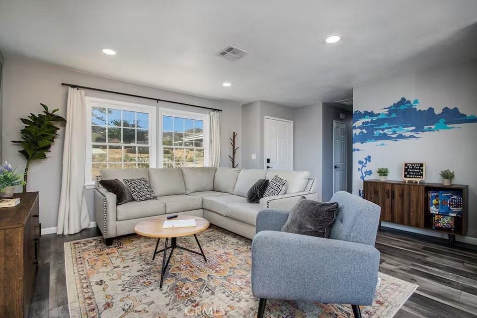 60206 Latham Trl - Photo 3 of 15