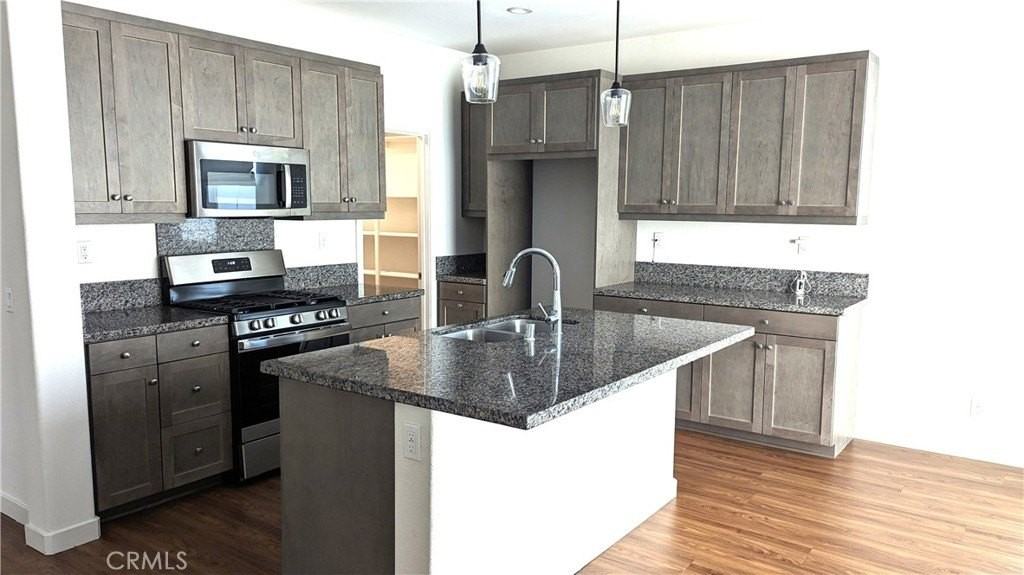 7449 Channel View St - Photo 3 of 29