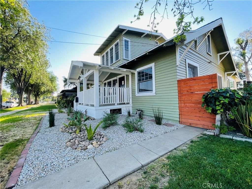 3225 Locust St - Photo 3 of 50