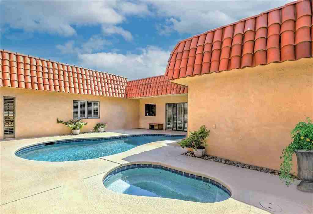 72816 Mesa View Dr - Photo 4 of 36