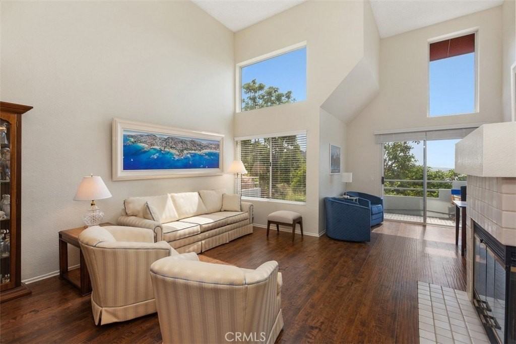 27864 Emerald - Photo 2 of 46