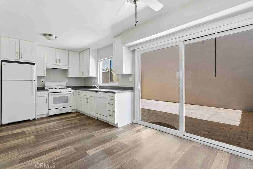 33542 Blue Lantern St #B - Photo 5 of 20