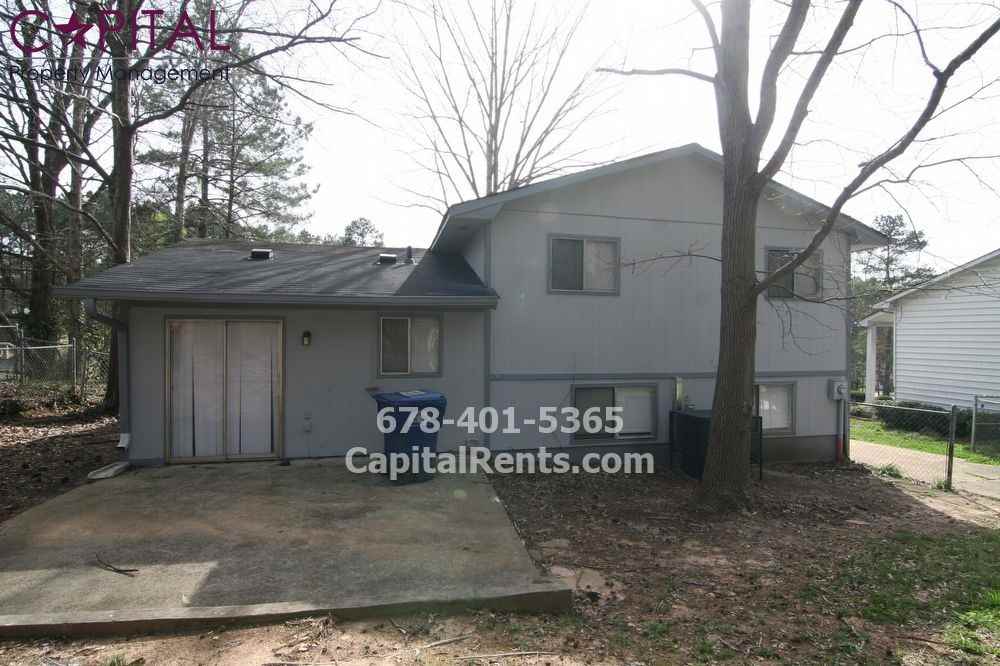 2347 Fairway Cir SW - Photo 2 of 9