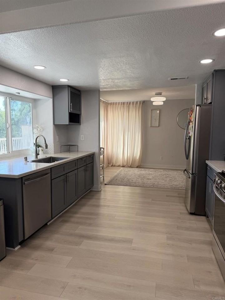 10221 Greenleaf Rd - Photo 7 of 16