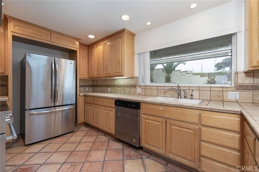 3431 S Peck Ave #4 - Photo 5 of 20