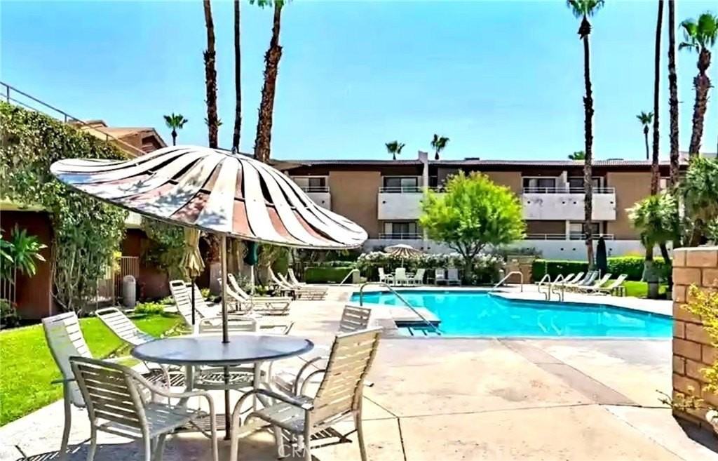 467 S Calle El Segundo #D3 - Photo 4 of 14