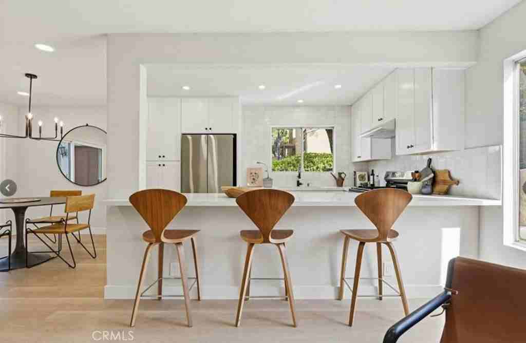 2708 Via Colina - Photo 4 of 17