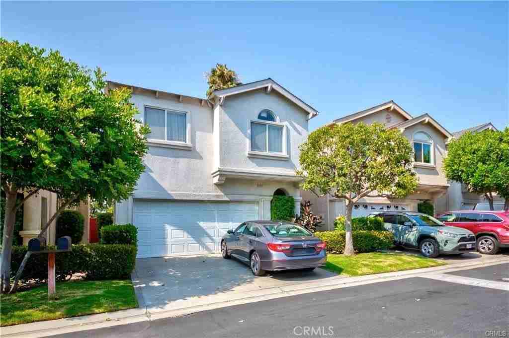 1333 Hunt Ter - Photo 2 of 18