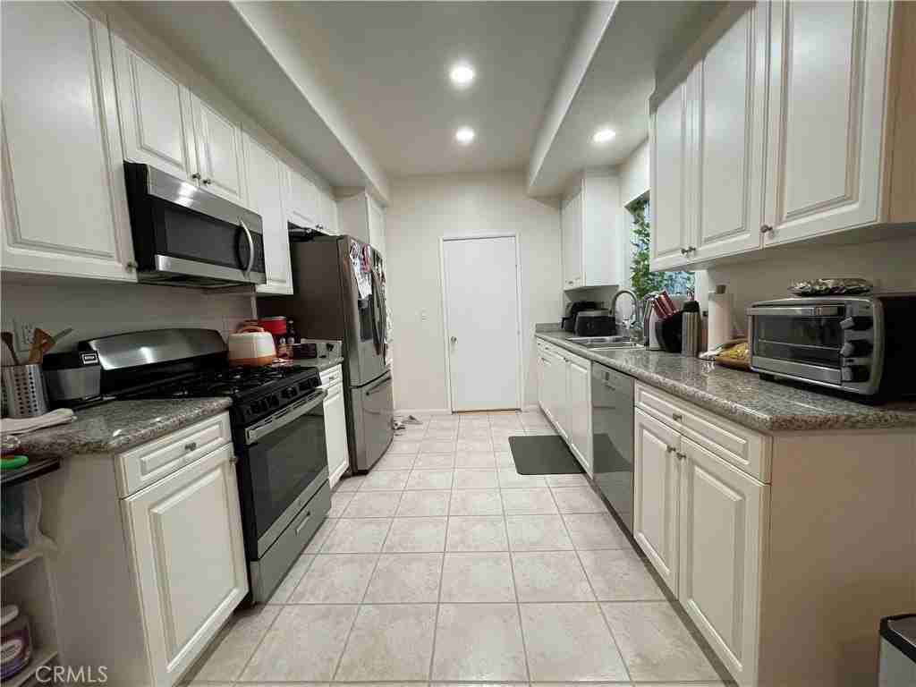 1333 Hunt Ter - Photo 3 of 18