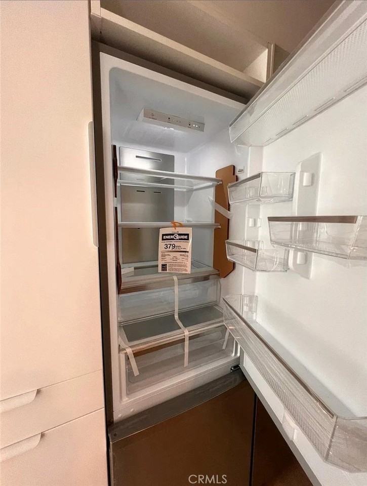 2686 Greenfield Ave - Photo 7 of 23