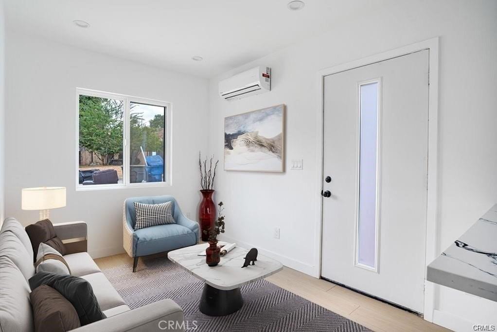 11442 Kamloops Pl - Photo 3 of 6