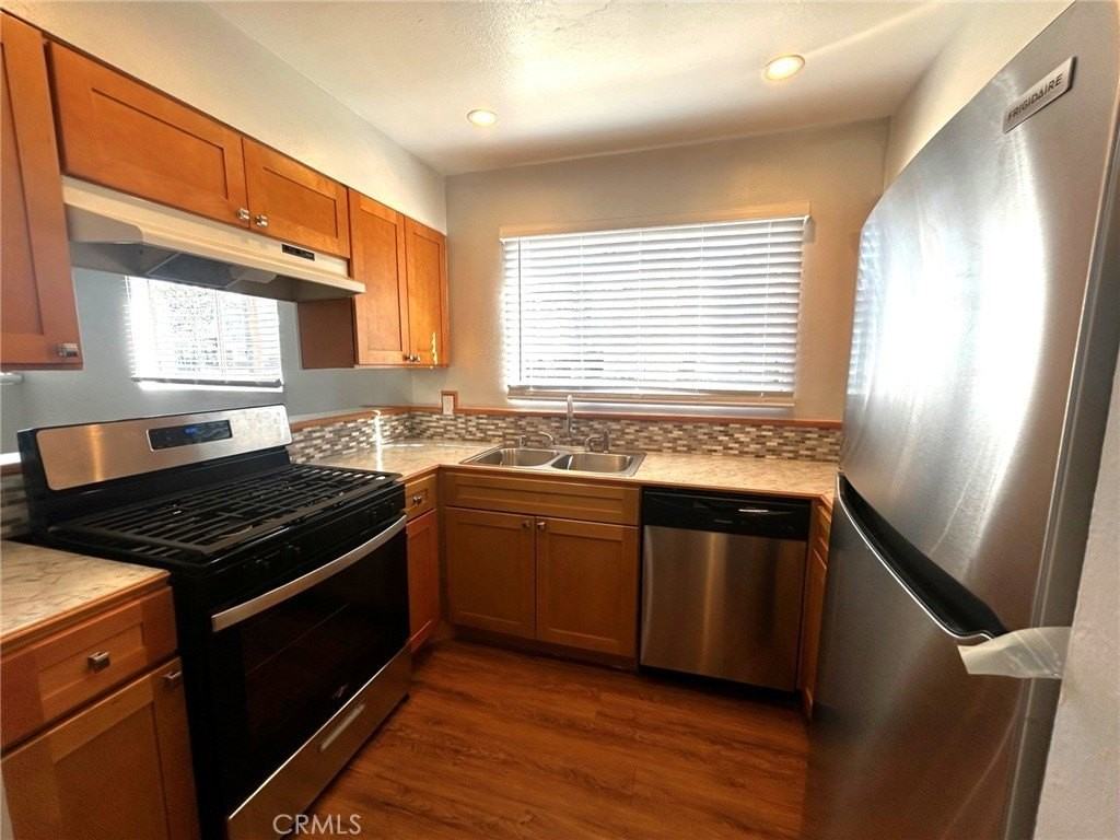 14931 Magnolia Blvd #1 - Photo 3 of 15