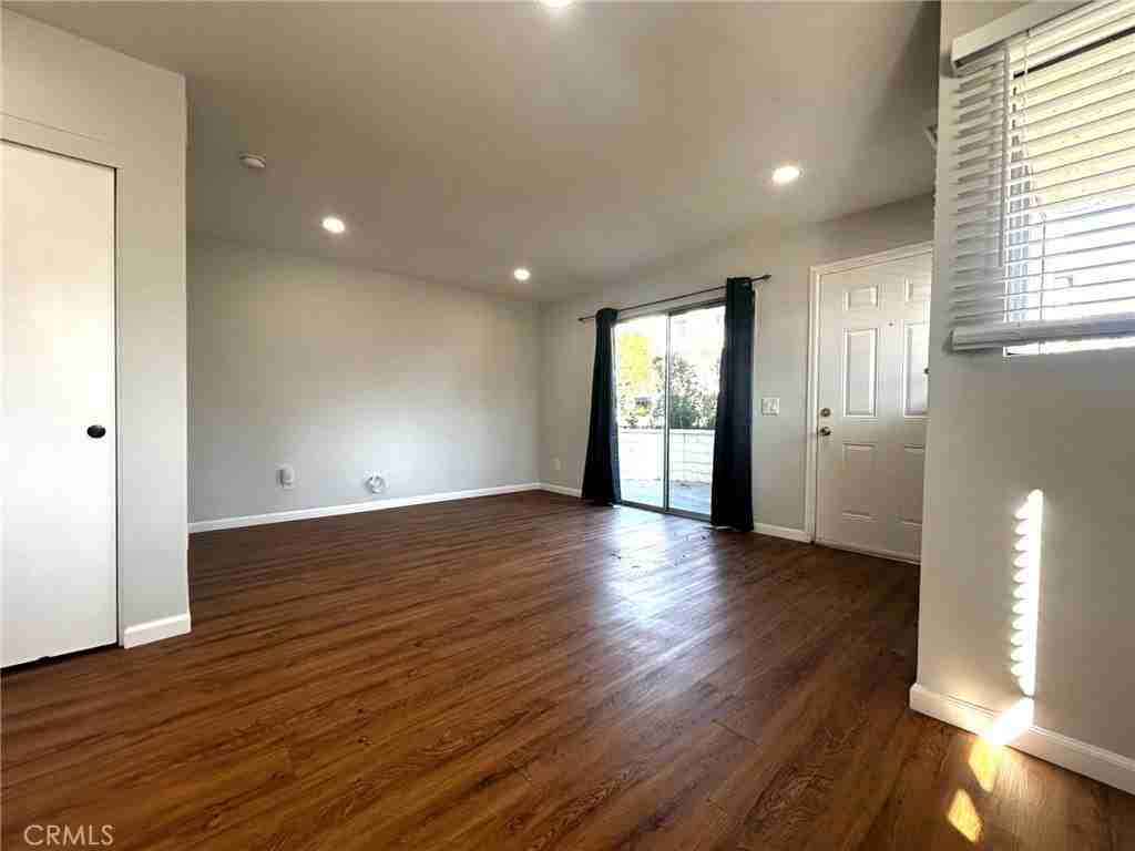 14931 Magnolia Blvd #1 - Photo 7 of 15